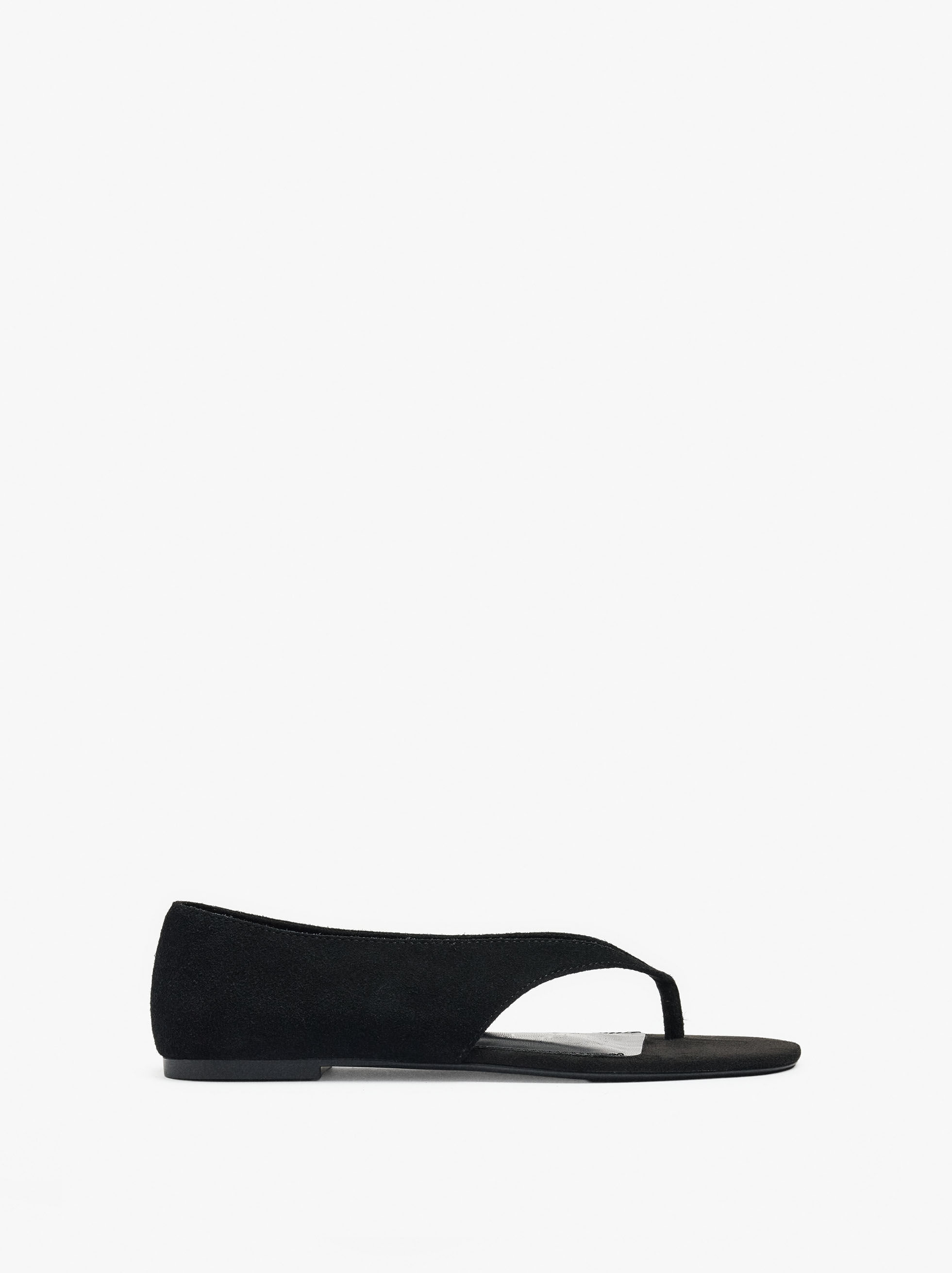 Flat leather thong sandals
