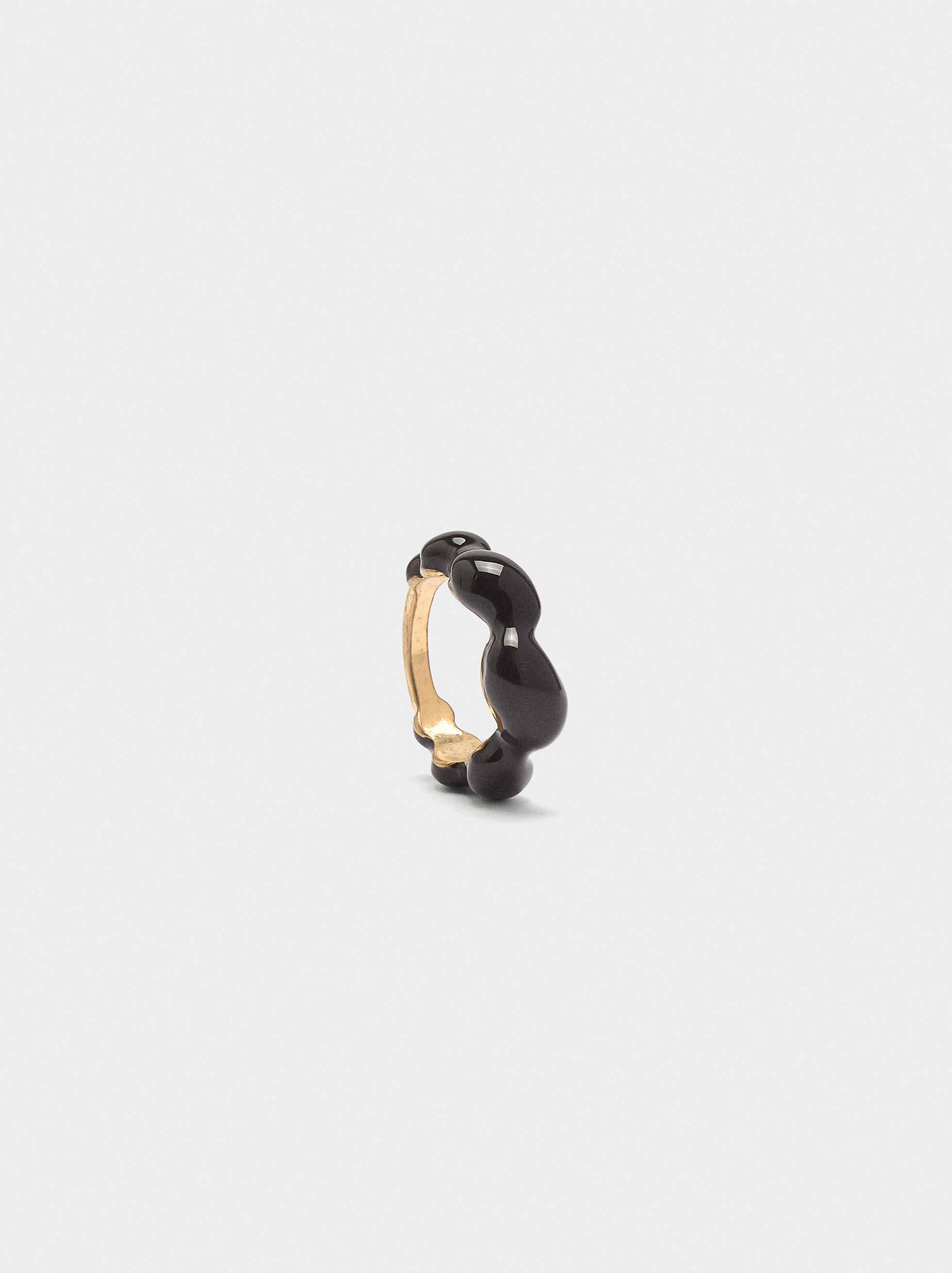 Ring with enamel