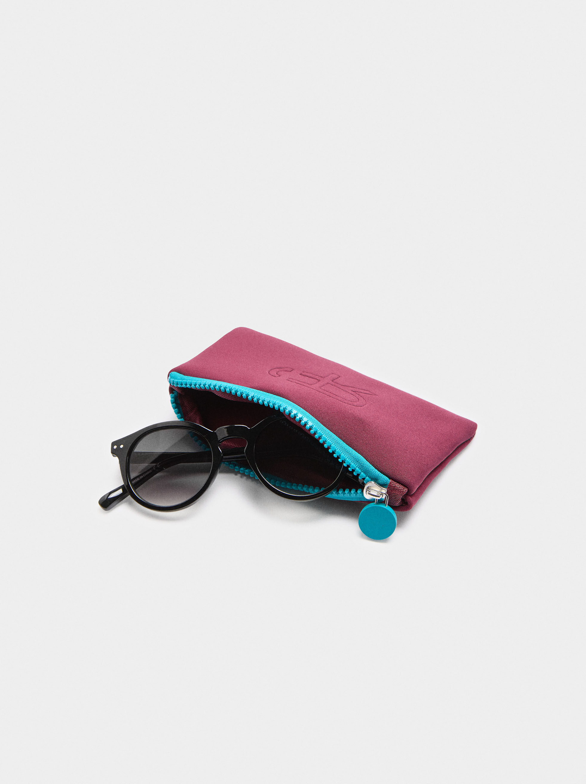 Round sunglasses