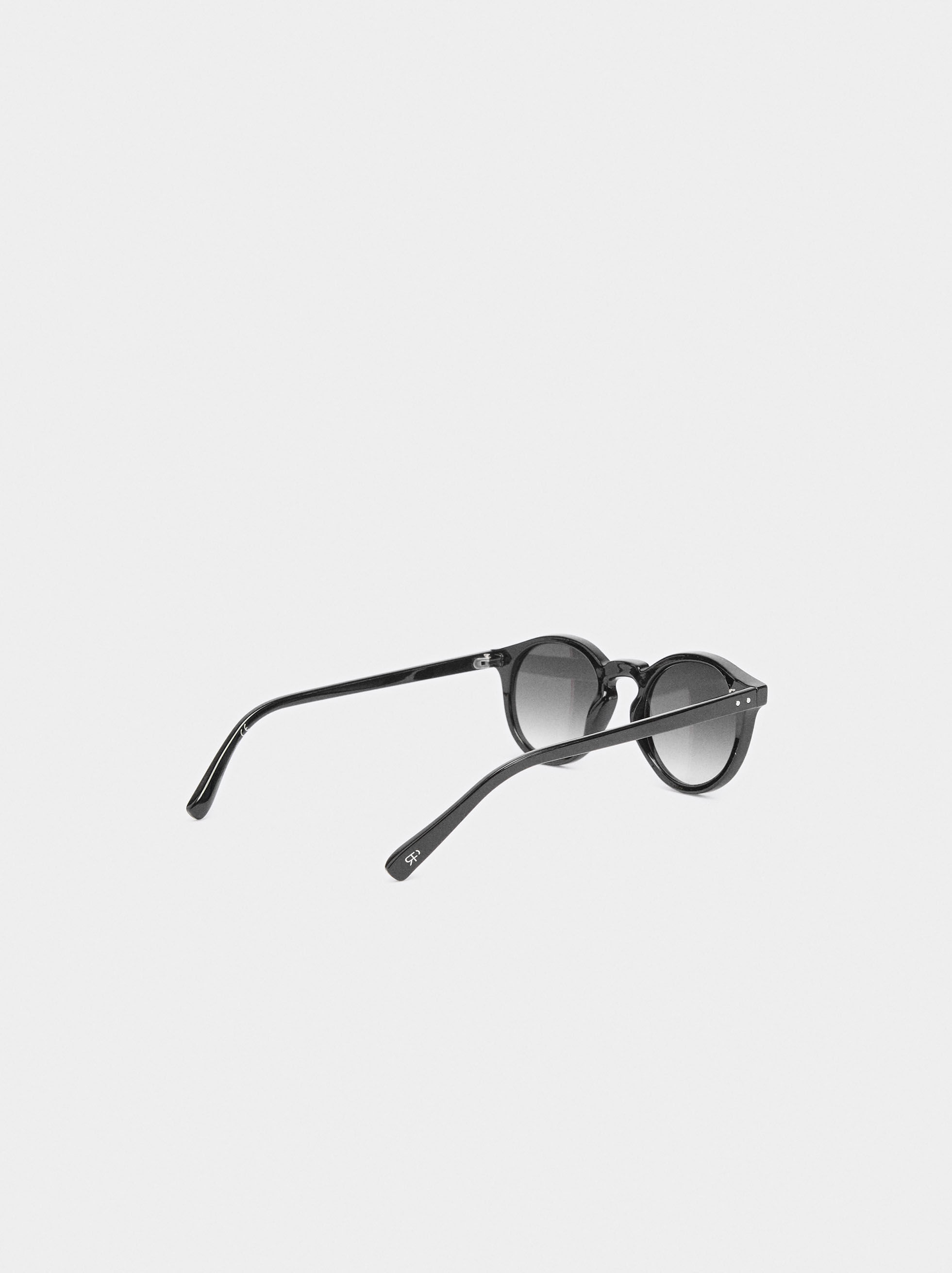 Round sunglasses