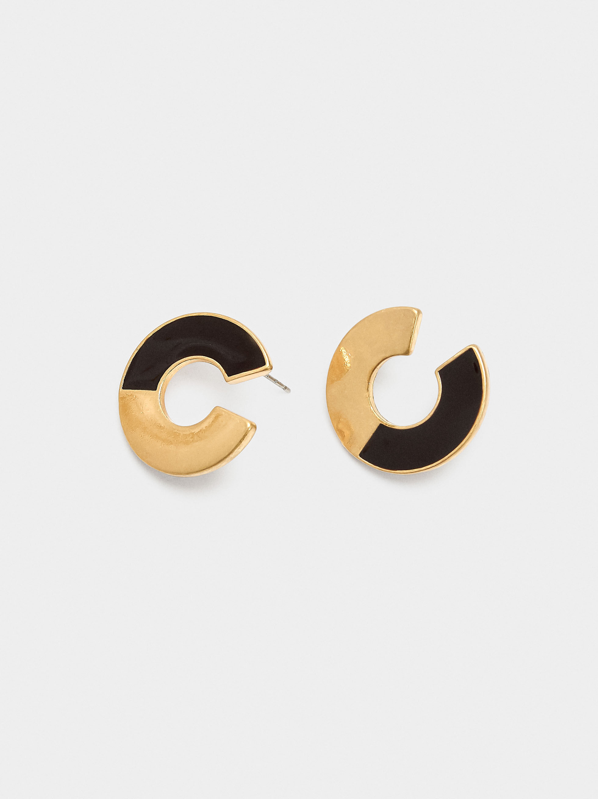 Round earrings with enamel