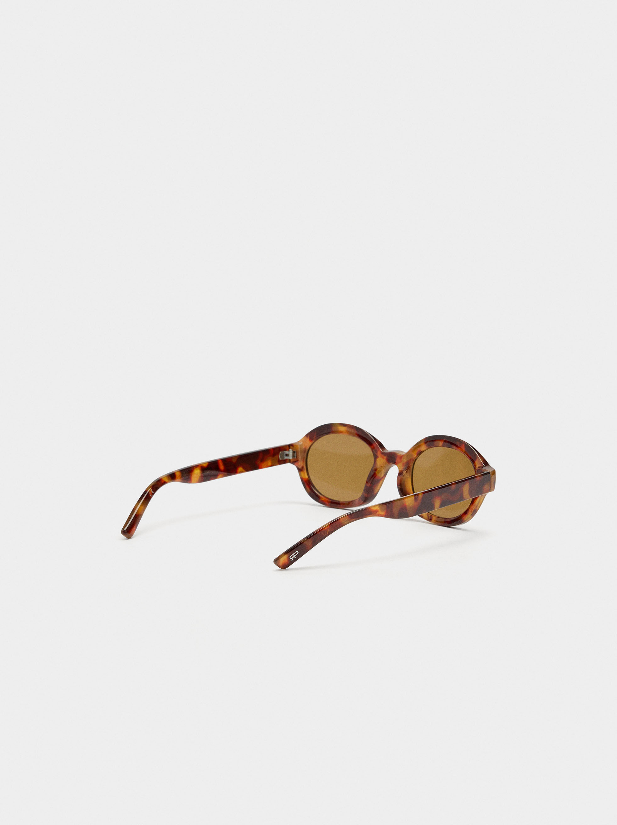 Oval sunglasses