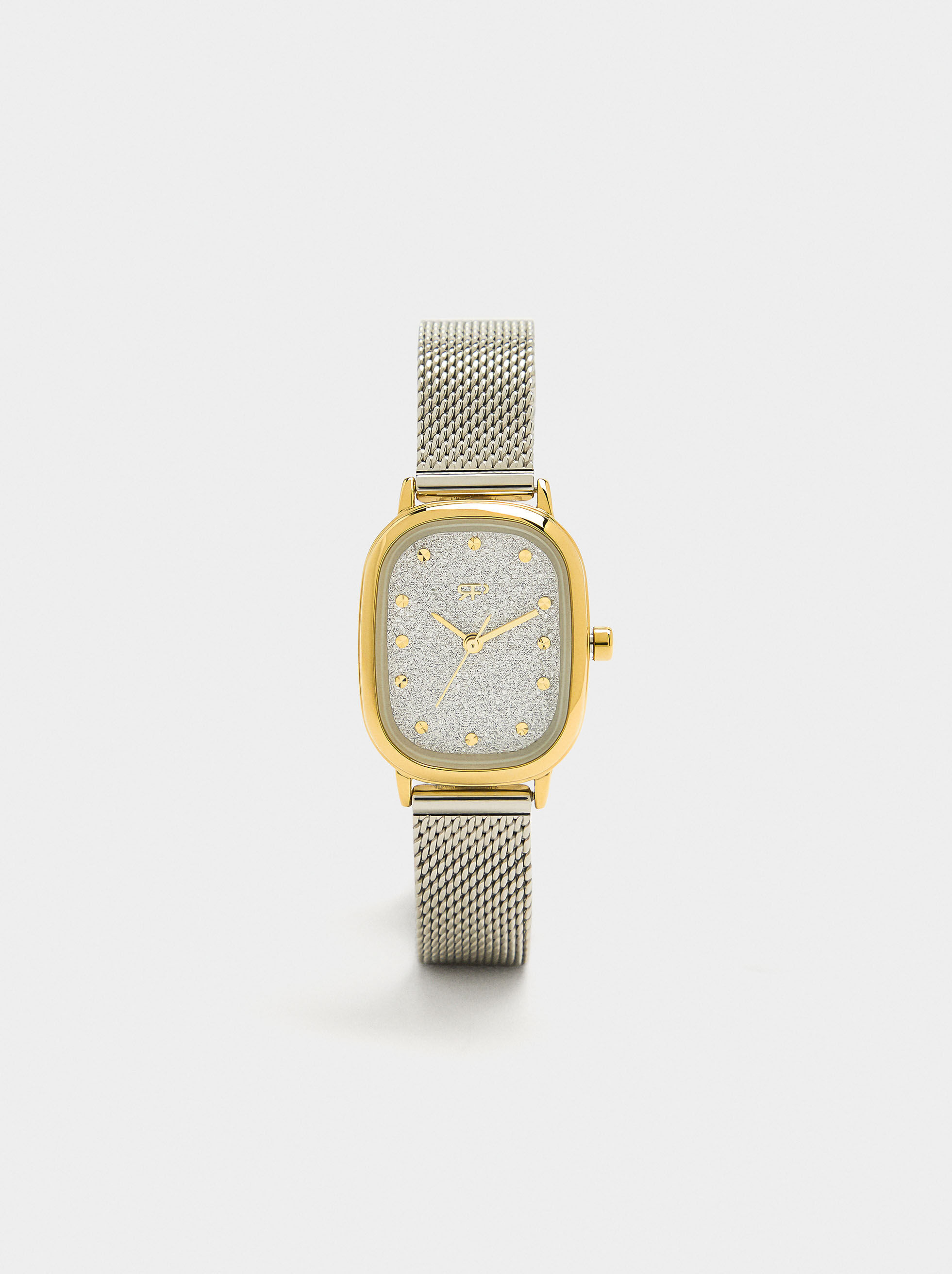 Rectangular watch with metal mesh bracelet