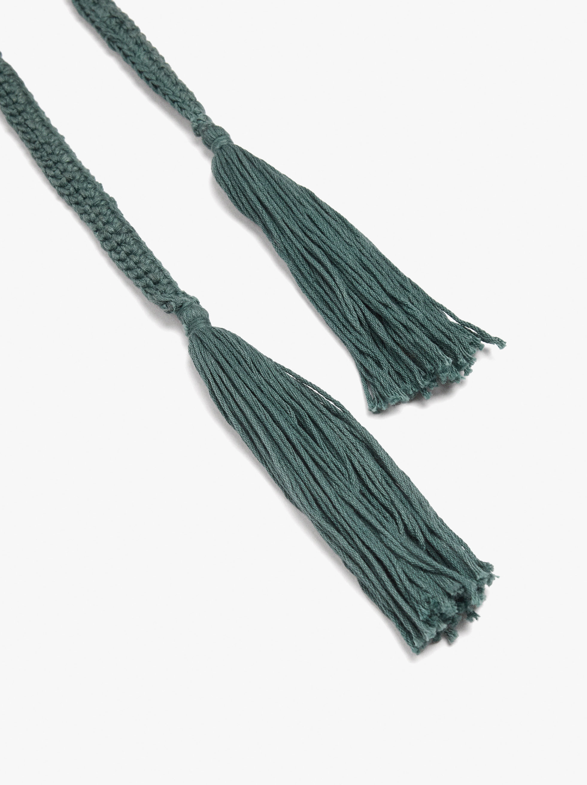 Multifunctional crochet necklace with jingles